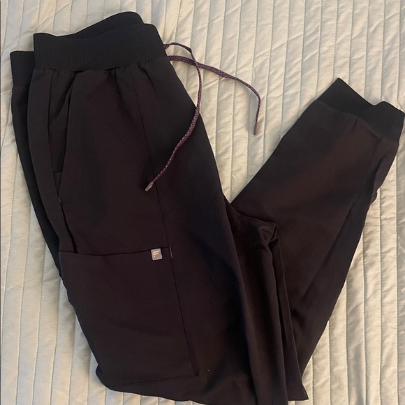 Fabletics Scrub Joggers - Picture 1 of 3